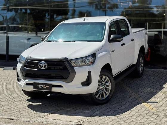 TOYOTA HILUX 2.8 D-4D TURBO DIESEL CD POWER PACK 4X4 MANUAL TOYOTA HILUX 2.8 D-4D TURBO DIESEL CD POWER PACK 4X4 MANUAL